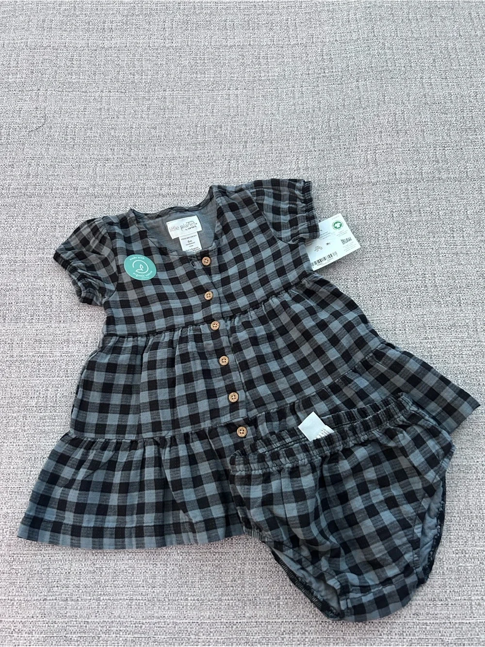 Carter’s Black and Gray Plaid Baby Dress with Bloomers. NWT. Size 6M